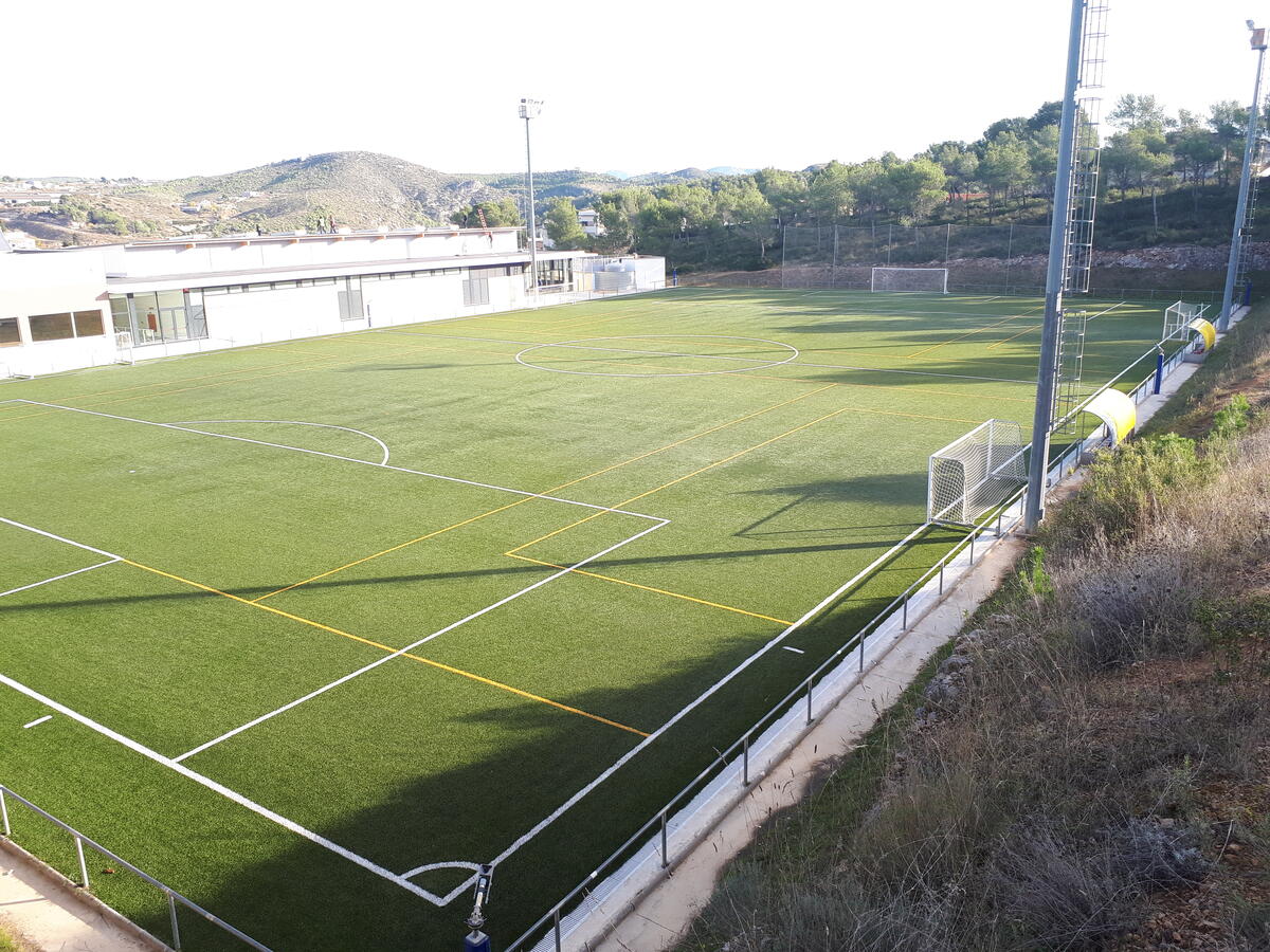 CAMP DE FUTBOL MPAL. CANYELLES  (EL GARRAF)
