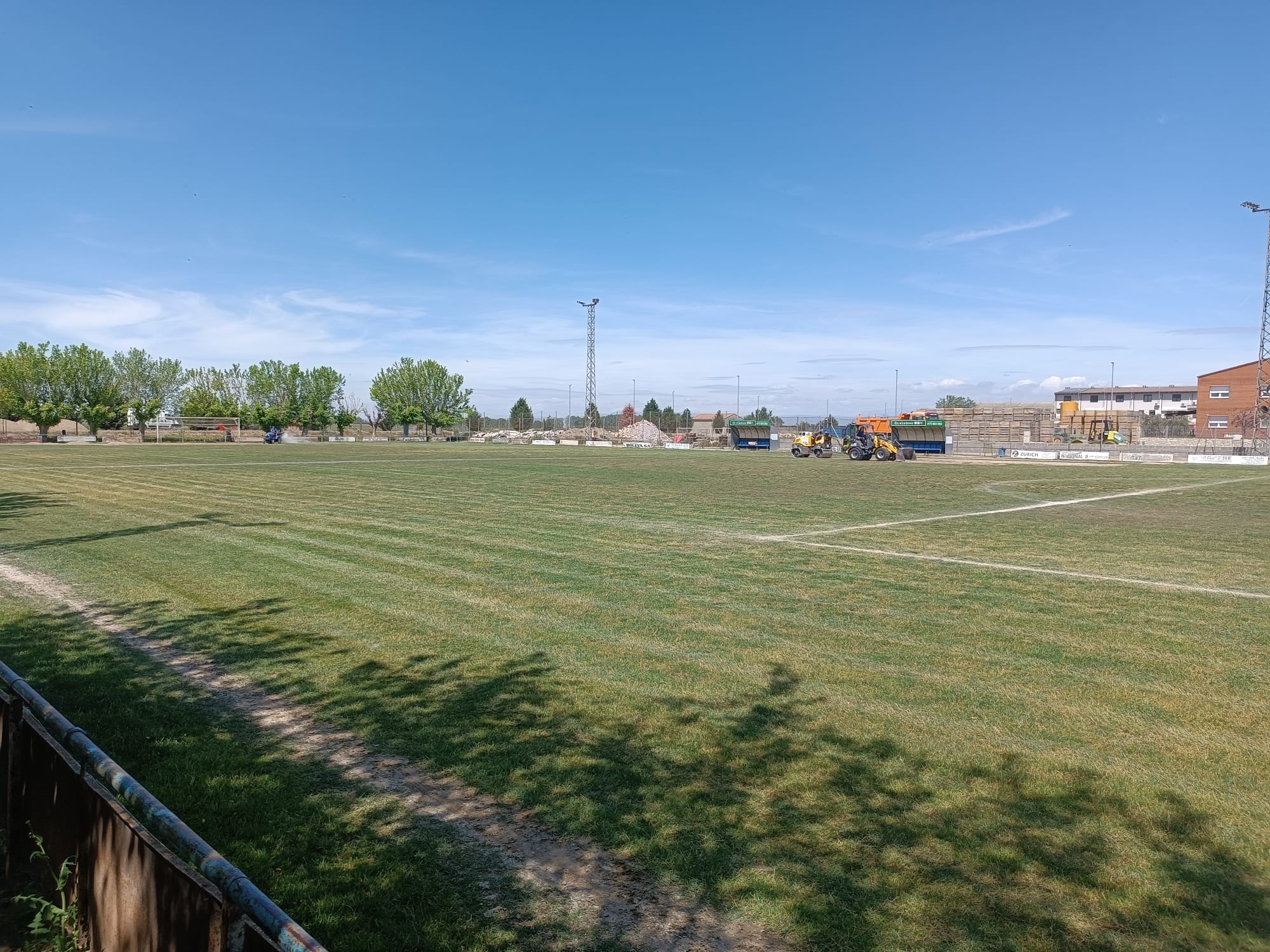 camp-de-futbol-mpal-de-palau-danglesola