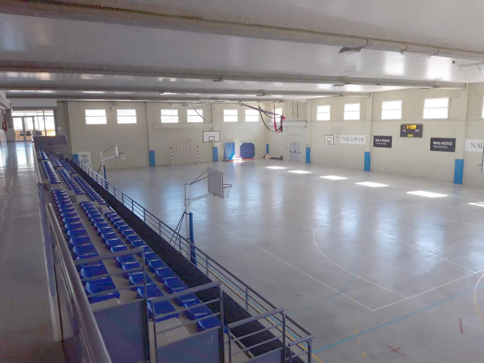 PISTA COBERTA MPAL. DE SANT QUINTÍ DE MEDIONA
