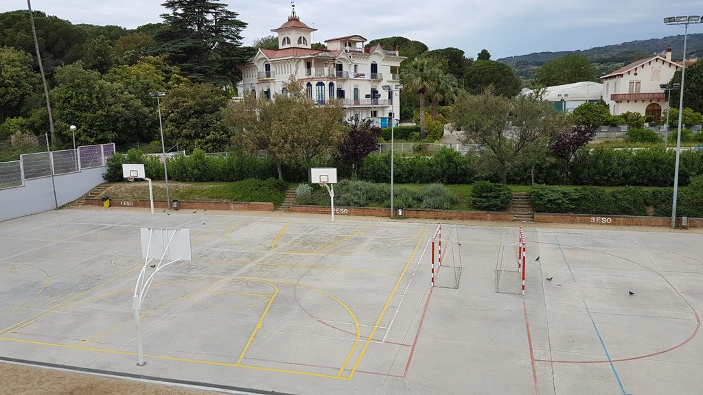 PISTA IES DOMENECH I MONTANER
